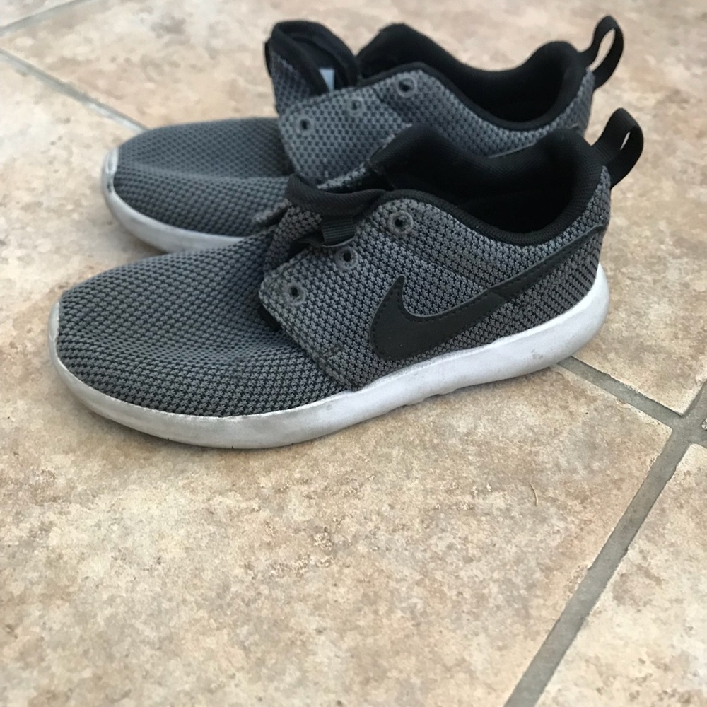 Boys Nike Running Shoes - 1Y